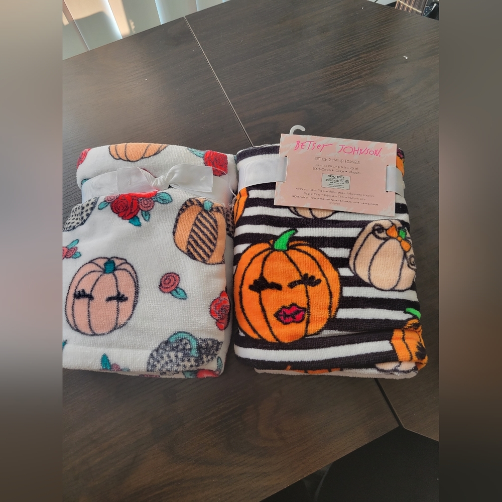 Betsey Johnson Pumpkin hand towels